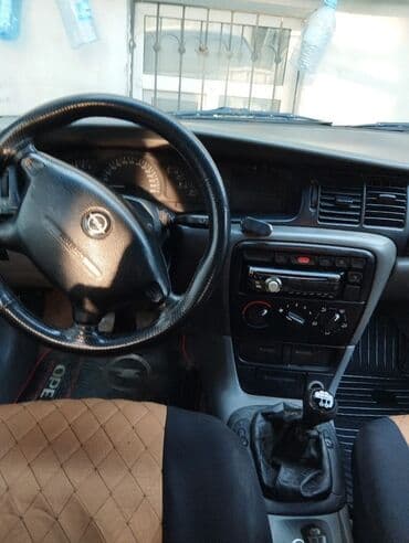 opel zafira 1.6: Opel Vectra: 2 l | 1996 il 41176 km Sedan — 7