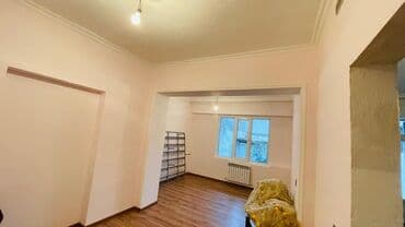 6 cı mikrorayon satılan evlər: 6-ой микрорайон 5 комнат, 170 м², Нет кредита, Средний ремонт — 4