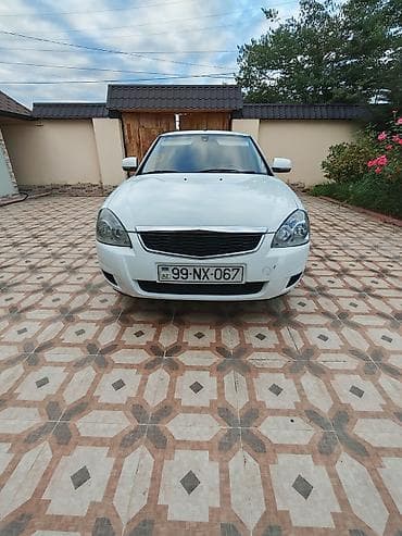 yan guzgu s: Lada Priora hatchback – şəhər və gündəlik sürüş üçün praktik və — 2