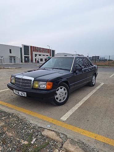 yan guzgu s: Mercedes-Benz 190 (W201) sedan - Kuzov: 4 qapılı sedan, tünd — 1