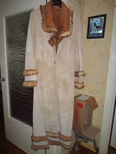 вещи бу купить: Продаются 2 новые дубленки коричневая 250 ман светлая (из шкуры — 1