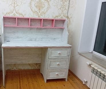 el konsolu ucuz: *Sada*
fabrik istehsalı yazı masası yenidir 
150 AZN
ünvan Denegul — 1