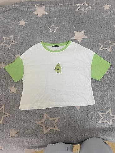 Qısaqol qadın köynəyi – avokado naxışlı - Rəng: ağ korpus, açıq-yaşıl