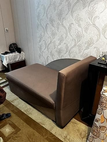Qonaq otağı və ya yataq otağı üçün rahat tək nəfərlik — 8