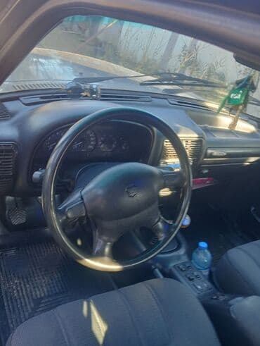 Digər avtomobillər: Satılır: GAZ Volga sedan (arka görünüşdə “Volga” emblemi) — 6