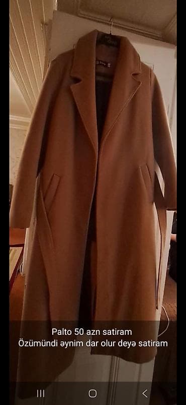 - Qadın qış gödəkçəsi, “VOGUE” etiketli - Rəng: tünd yaşıl, metalik