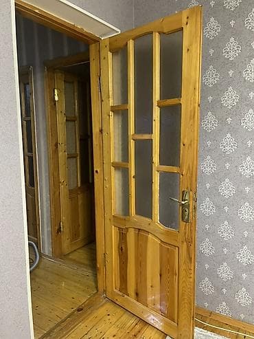 işlenmiş taxtalar: Taxta iç qapı – şüşəli model 2- ci əl 4 ədəddir hamısı birlikdə 200 — 1