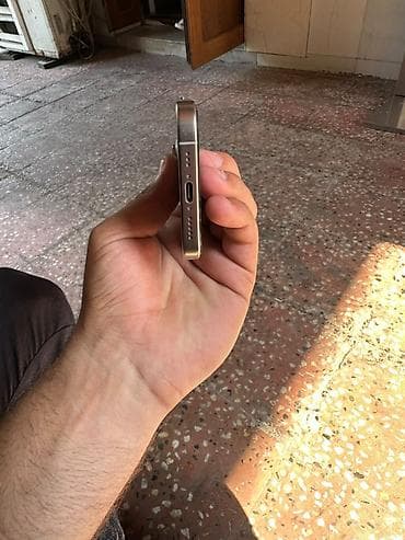 note 30 pro: IPhone 16 Pro, 256 GB, Natural Titanium — 4