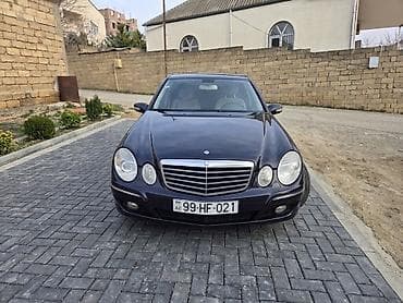 Mercedes-Benz E-Class: 2.7 l | 2002 il Sedan