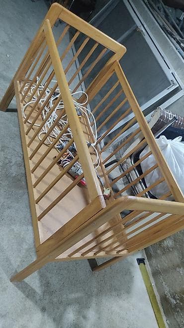 Beşiklər: Oğlan və qız üçün, Dördbucaq, Beşik, Dəstsiz, Matrassız, Yellənmə mexanizmsiz — 4