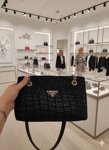 Əl çantası, Prada, Yeni