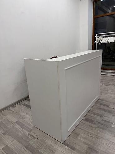 İşlənmiş, Resepşn, Kvadrat masa — 2