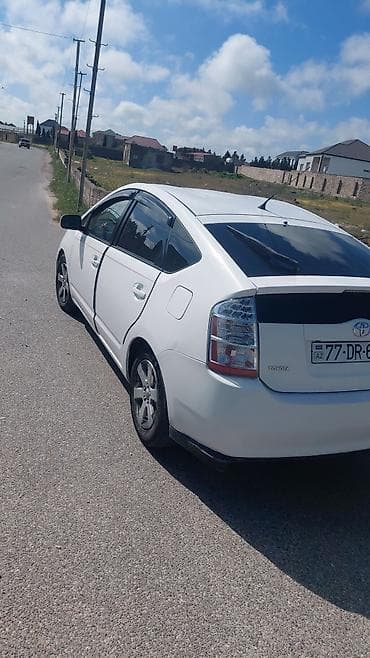 prius kreditlə: Toyota Prius: 1.5 l | — 1