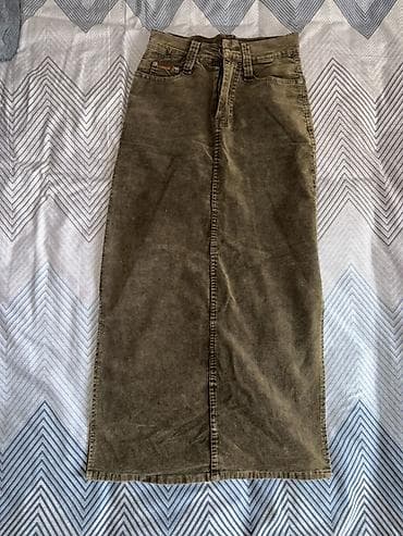 palt: Hər biri 10 Azn 1) Açıq mavi cins şalvar – S/M bədən 2) Qara cins — 5