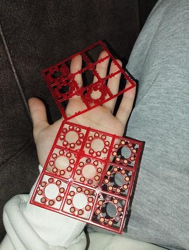 Məhsul: Plastik dairəvi şablon/ara parçalar dəsti Təsvir: - Qırmızı