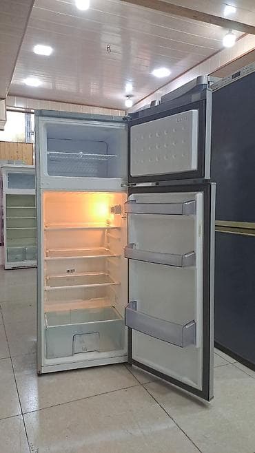2 qapılı AEG Soyuducu Satılır, rəng - Gümüşü