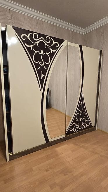 perla dolab: Dolab. 120azn. tecili evden cixmalidir. Ölcü 235x215 derinliyi — 1