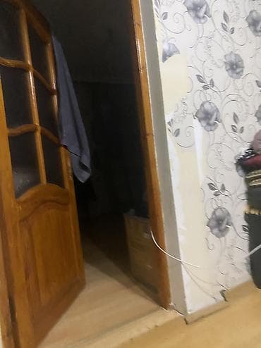 pul qab: Elektron şifrəli seyf - Rəqəmsal klaviatura ilə açılış: 0–9 — 2