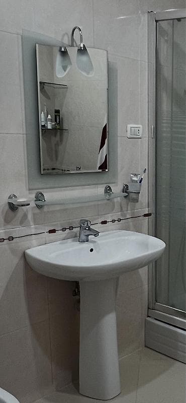 hamam güzgüsü: Güzgü Divar üçün, Kvadrat, Hamam üçün, Şamdanla — 1