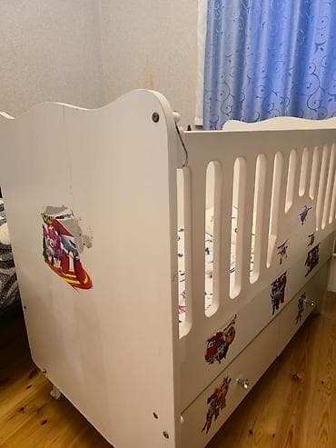 intex matras: Oğlan və qız üçün, İşlənmiş, Dördbucaq, Beşik, Matras ilə, Yellənmə mexanizmsiz — 1