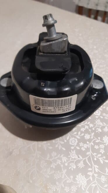islenmis mator: Подушка мотора. BMW E65.
BMW E65 Mühərrik yastığı — 1