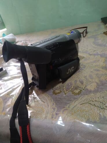 İnformatika: JVC Super VHS kasetli videokamera - Model: JVC Super VHS-C (VHS və — 2