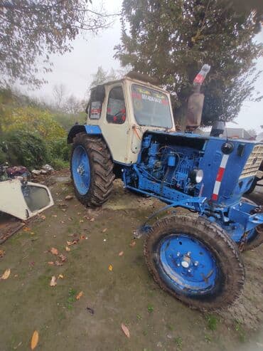 t 40 traktor satilir: Belarus MTZ traktoru - Rəng: mavi/ağ kabinalı - Kabinli, yan güzgülər — 5
