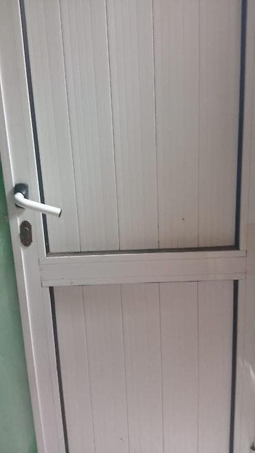 PVC Plastik qapı. Qırıq sınıq yoxdur. Temiz vəziyyətdədir. Real — 1