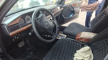 diffuser satisi: Mercedes-Benz 190: 1.8 l | 1993 il Sedan — 9