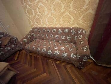 Столы и стулья: Диван, Б/у — 1