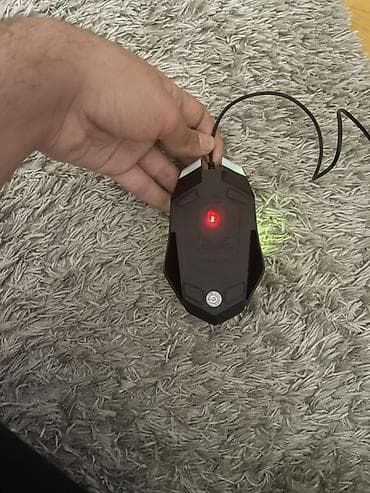 logitech g pro: MILANG oyun üslubunda simli maus - Dizayn: aqressiv xətli, mat qara — 4