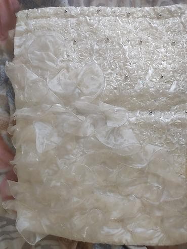 Ağ rəngli dekorativ dəst – krujevalı yastıq və örtük - Material lalafo.az -da Ağ rəngli dekorativ dəst – krujevalı yastıq və örtük - Material