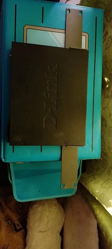 D-Link xStack DES-3200-10 idarəolunan switch - Model: DES-3200-10 — 6