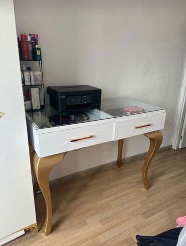 İşlənmiş, Açılan, Şüşə, Dördbucaq masa