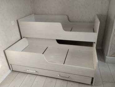 oğlan tortu: Müxtəlif mərtəbəli çarpayılar — 6