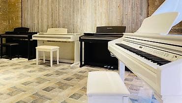 Koreya istehsali olan dünya şöhrətli kurzweil pianoları. Sevimli — 5