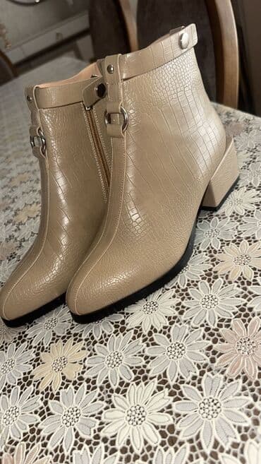 qadın çəkmə: Qısaboğaz, Ölçü: 38, Yeni — 1