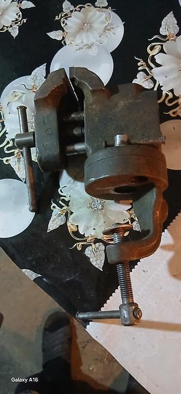 Payalniklər, lehim aparatları: Balaca mengene islenmisdir — 1