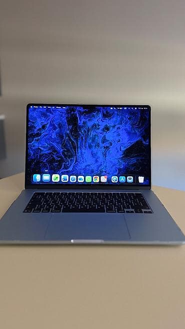 İdeal vəziyyətdə Apple MacBook Air 15-inch with M4 Chip, 256GB/16GB