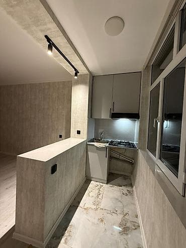 1 otaqlı studio tipli mənzil. Aşağıdakı xüsusiyyətlərə malikdir: - Zal — 5