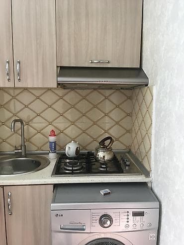 ev satilir: Sumqayıtda 14 mtəbənin yanıda 1otaqlı bina Evi kirayə verilir. Ailə — 6