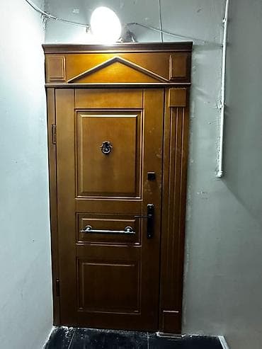 cərcivə: Klassik dizaynlı giriş qapısı - Material: Metal əsaslı, taxta — 1