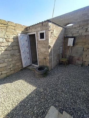 quba a frame: Satılır: həyətyanı sahəsi olan kiçik daş ev - Tikinti: qalın daş — 2