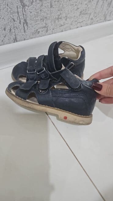 Uşaq üçün dəri sandal - Rəng: tünd göy (navy), altlıq bej rəngdə -