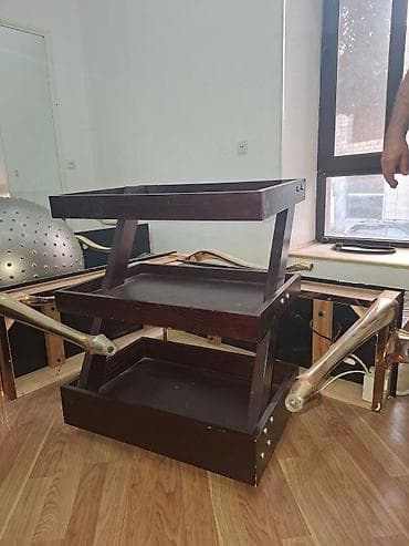 sekileri: Üçmərtəbəli taxta şkaf/raf - Material: bərk ağac, tünd qəhvəyi rəng - — 1