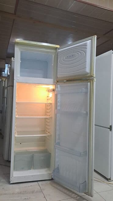 avtomobil soyuducusu: İki qapılı soyuducu - Yuxarıda ayrıca dondurucu bölmə - Aşağıda əsas — 2