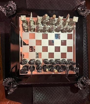 Əl işi şahmat taxtası və fiqurlar dəsti - Dizayn: Qara laklı korpus — 4