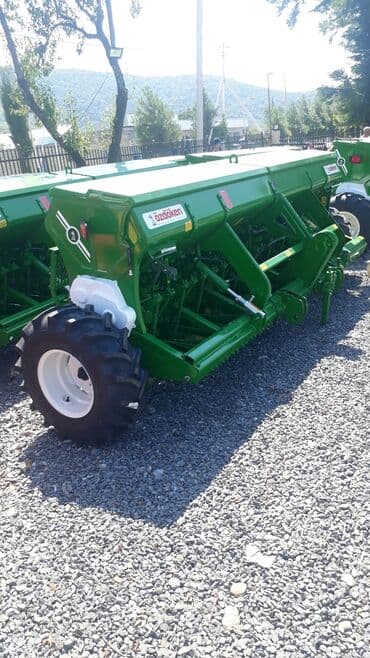 taxıl biçən kombaynlar: Toxumsəpən 24 səpici ayaqlı. Türkiyənin çox keyfiyyətli Özdöken — 2