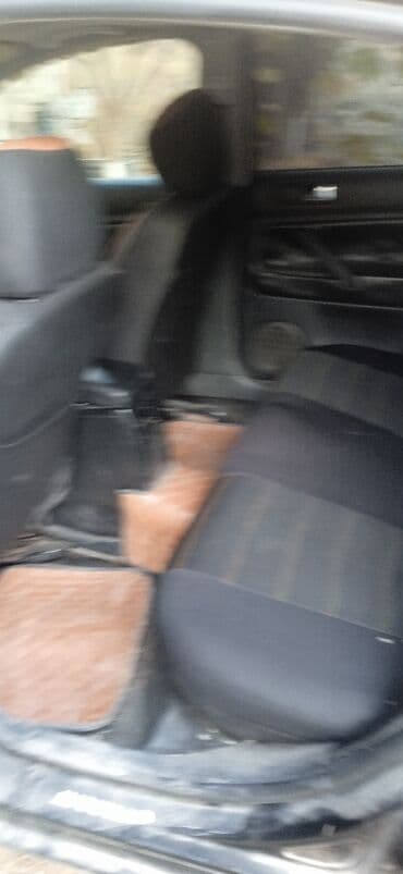 sumqayıt heyet evi type 1: Volkswagen Passat sedan - Kuzov: sedan, qara rəng - Nömrə: 90-XC-363 — 6