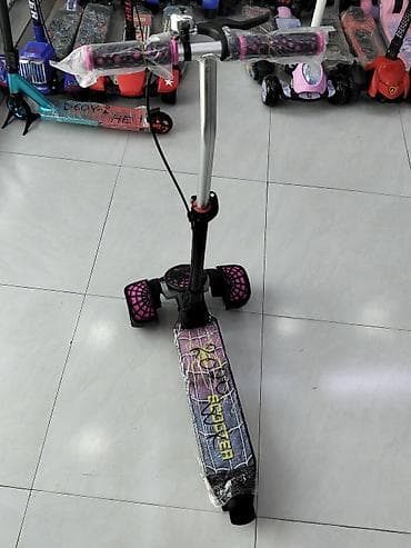 moped: Uşaq skuterı – 3 təkərli, LED işıqlı, zınqırovlu - Dizayn: Hörümçək — 3